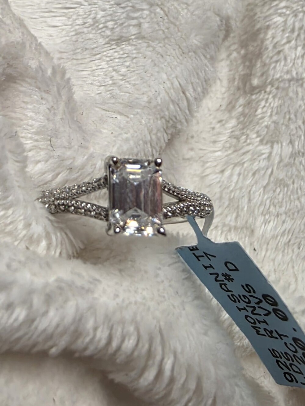925 Moissanite Sterling Silver Ring Size 7